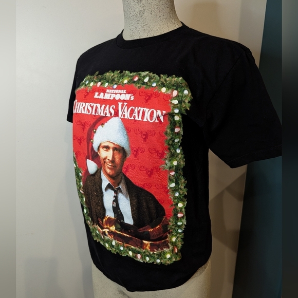 NWOT National Lampoon's Christmas Vacation Wreath Graphic Tee. Unisex S - Picture 4 of 8